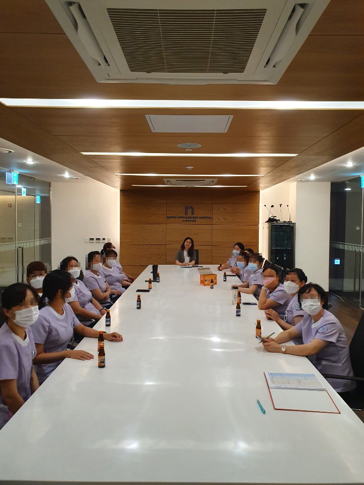 병원 실습중인 영통경기간호학원 학생들 ♥